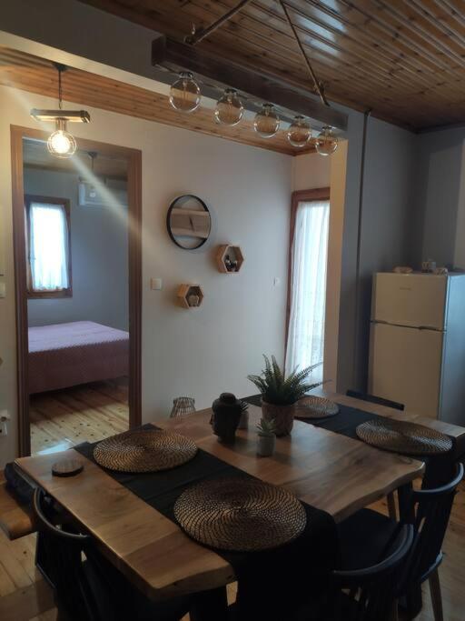 Politis' Wooden House Apartment Vasiliki  Ngoại thất bức ảnh